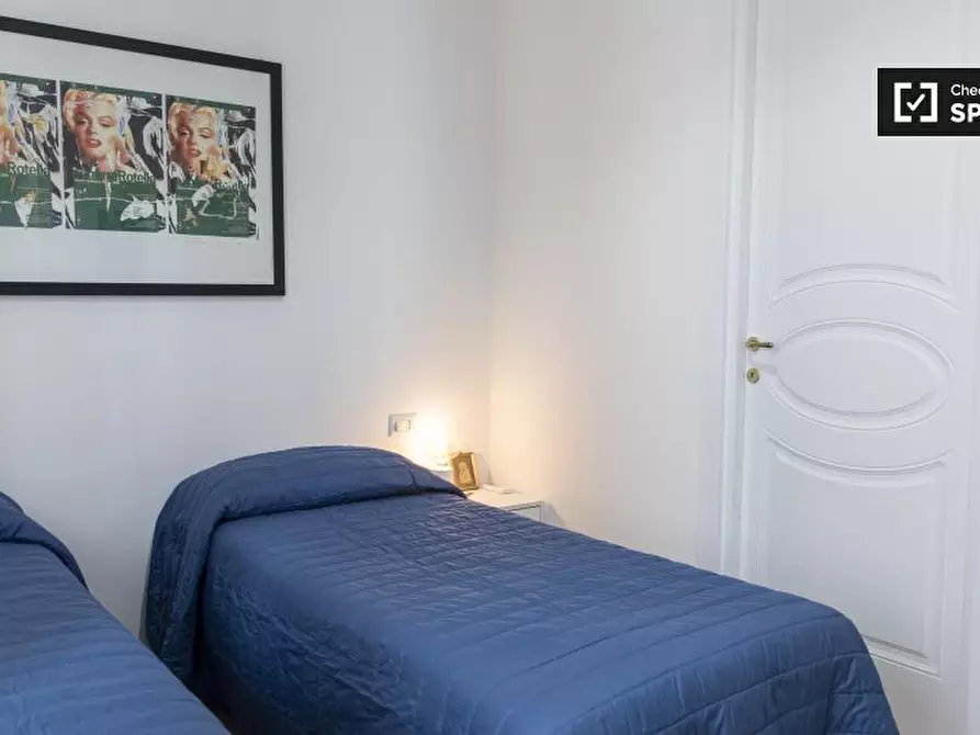 Immagine 4 di Camera condivisa in affitto  in Largo Ettore Marchiafava a Roma