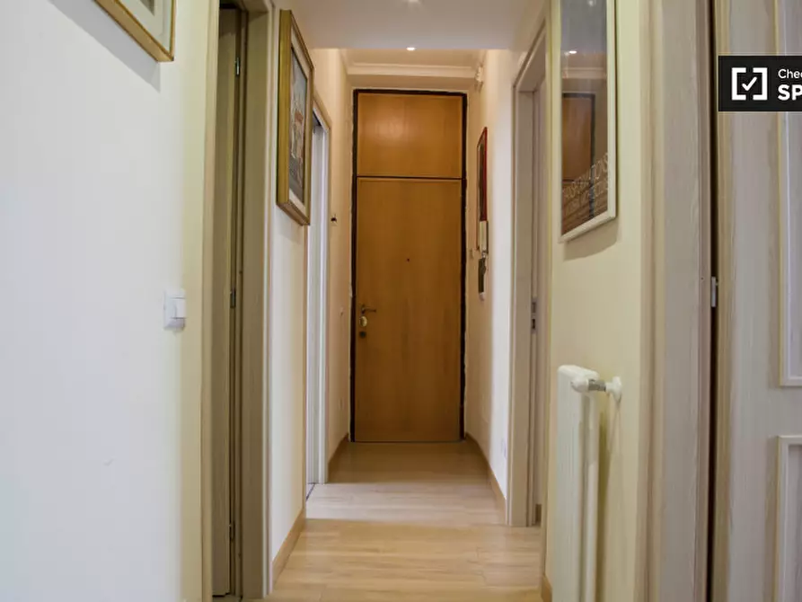 Immagine 14 di Camera condivisa in affitto  in Via Barletta a Roma