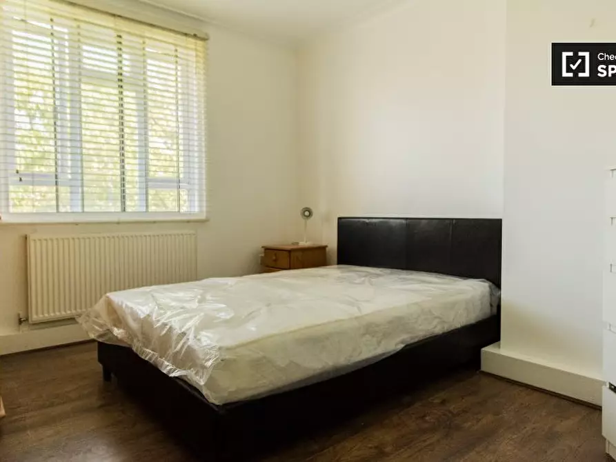 Immagine 4 di Camera condivisa in affitto  in Robert Owen House a Hammersmith