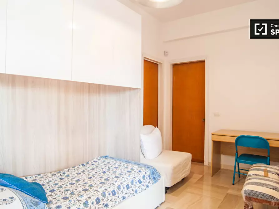 Immagine 2 di Camera condivisa in affitto  in Via Aurelia a Roma