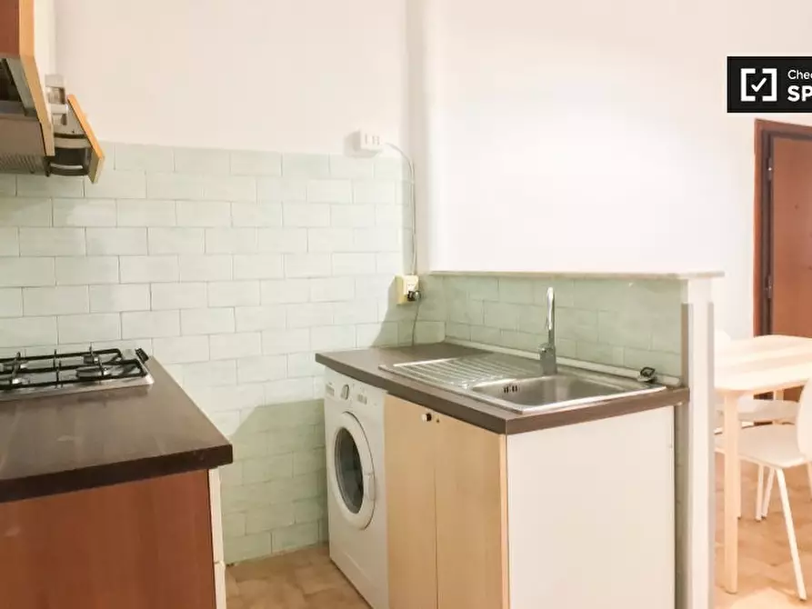 Immagine 11 di Camera condivisa in affitto  in Via dei Campani a Roma