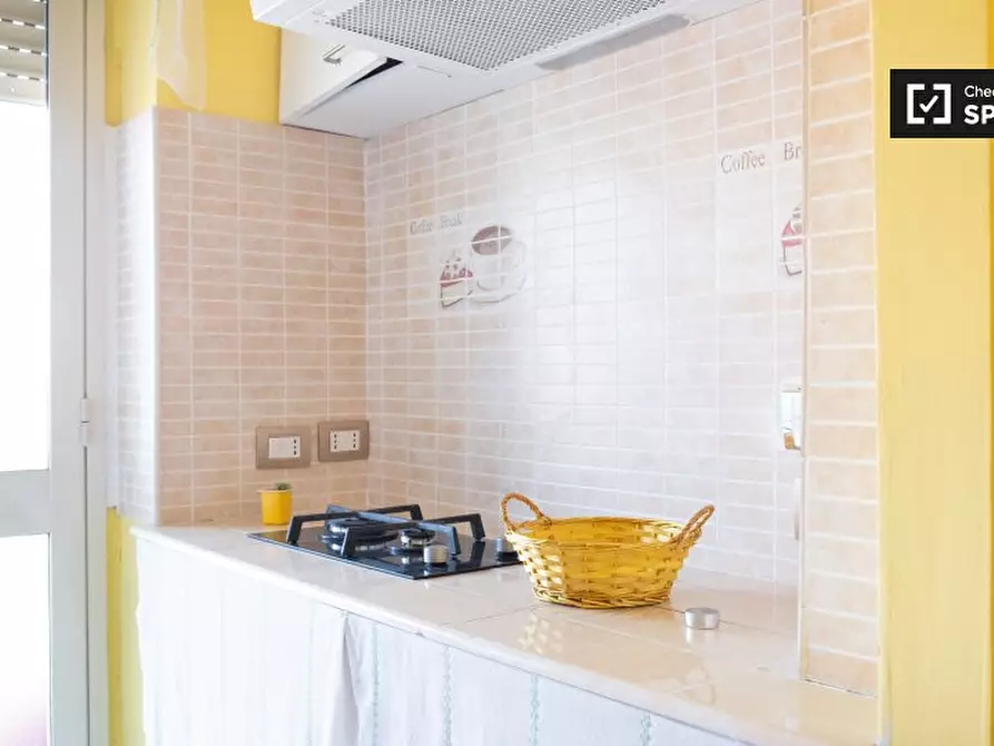 Immagine 9 di Camera condivisa in affitto  in Via Venzone a Roma