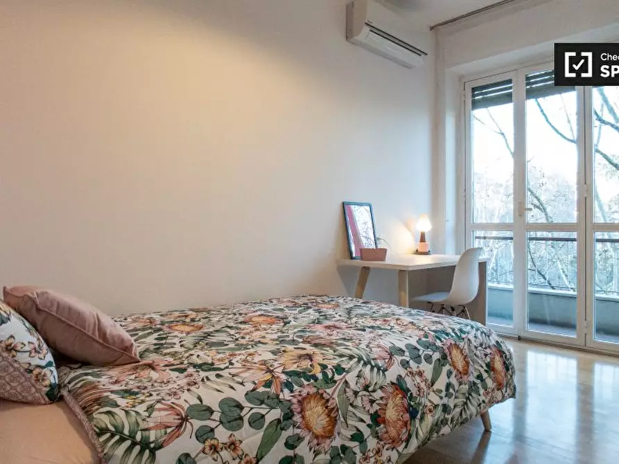 Immagine 2 di Camera condivisa in affitto  in Viale Carlo Troya a Milano