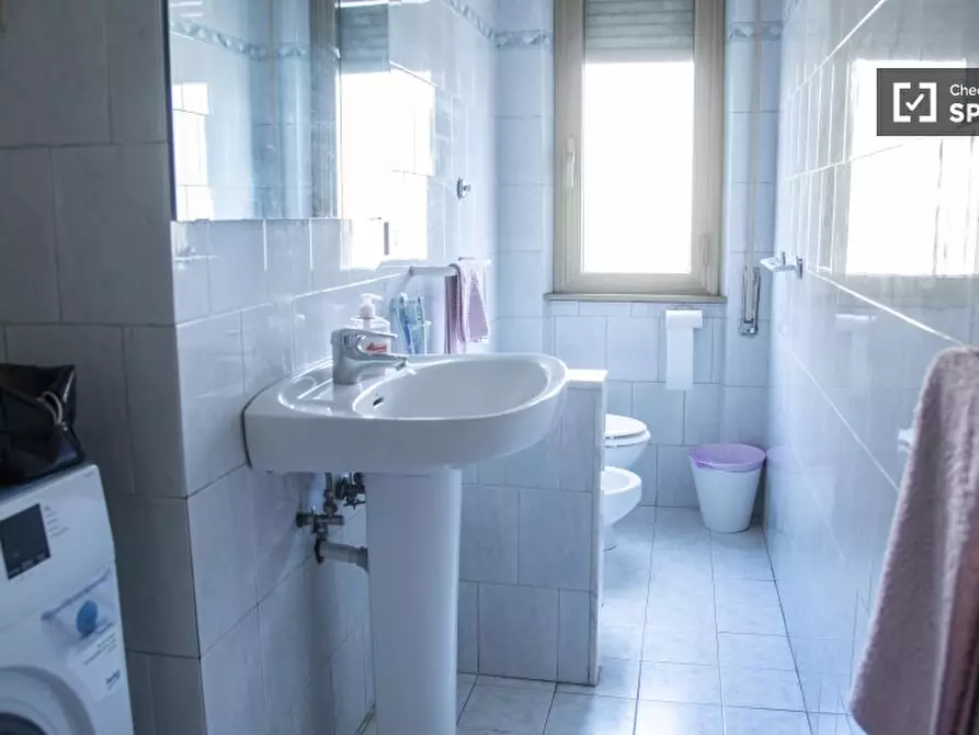 Immagine 4 di Camera condivisa in affitto  in Viale dello Scalo San Lorenzo a Roma