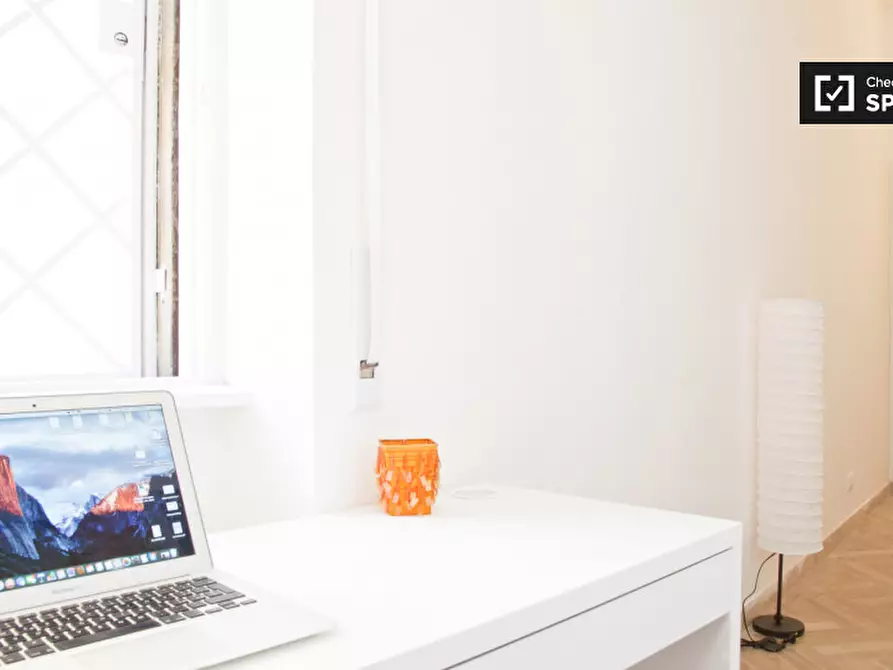 Immagine 19 di Camera condivisa in affitto  in Via Temistocle Calzecchi Onesti a Roma