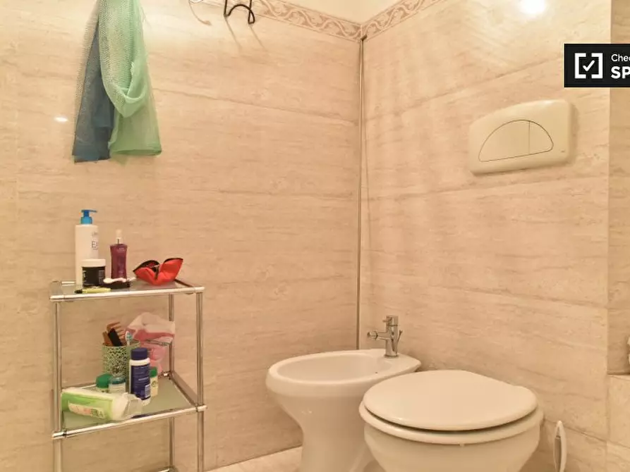 Immagine 10 di Appartamento in affitto  in Via della Stazione Ostiense a Roma