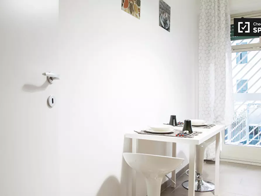 Immagine 8 di Camera condivisa in affitto  in Via Lattanzio a Roma