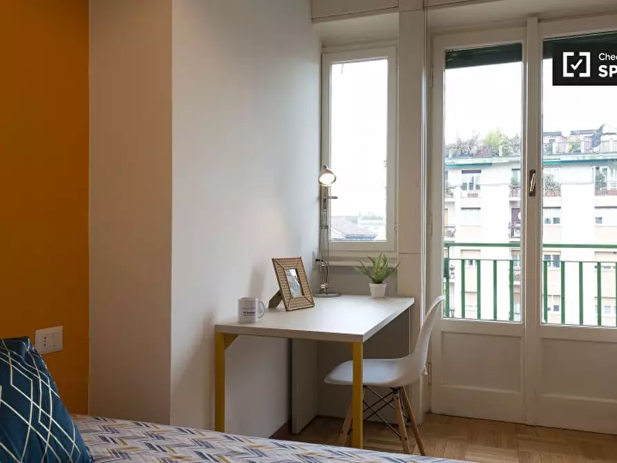 Immagine 3 di Camera condivisa in affitto  in Viale Beatrice d'Este a Milano