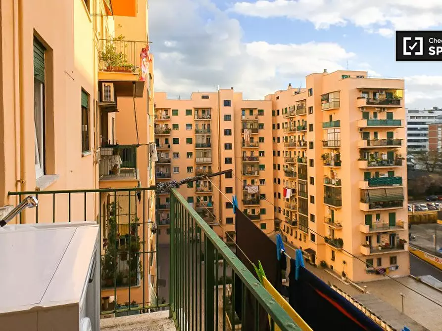 Immagine 9 di Camera condivisa in affitto  in Viale Giustiniano Imperatore a Roma