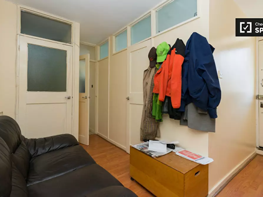 Immagine 12 di Camera condivisa in affitto  in CHURCHILL GARDENS a 