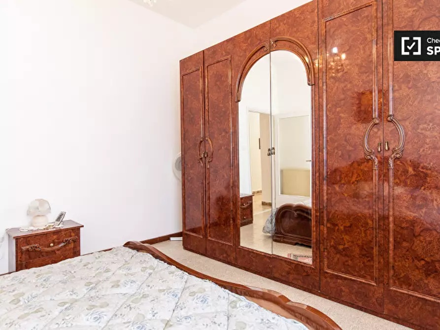 Immagine 17 di Camera condivisa in affitto  in Via Nemorense a Roma