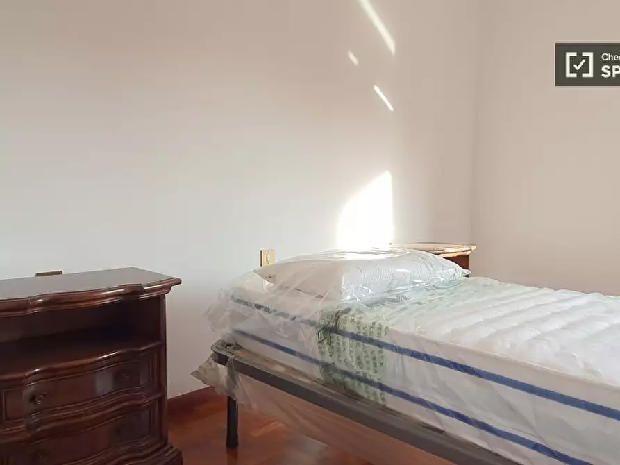 Immagine 3 di Camera condivisa in affitto  in Via G. Deledda a Treviolo