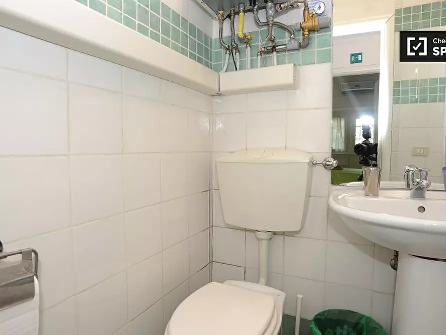 Immagine 11 di Camera condivisa in affitto  in Viale dell'Arte, 00144 Roma RM, Italy a Roma