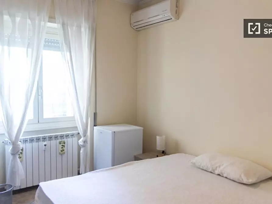 Immagine 19 di Camera condivisa in affitto  in Via Calpurnio Fiamma a Roma