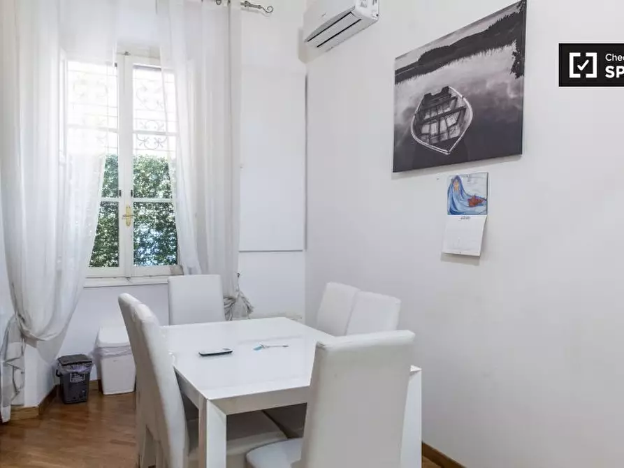 Immagine 8 di Appartamento in affitto  in Via Calabria a Roma