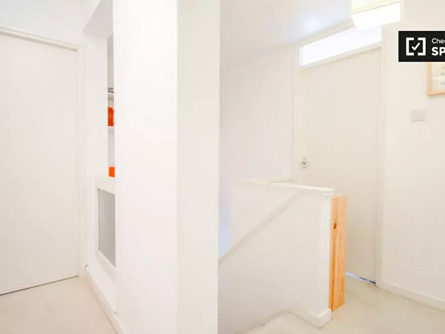 Immagine 16 di Camera condivisa in affitto  in Tavistock Cres a Kensington