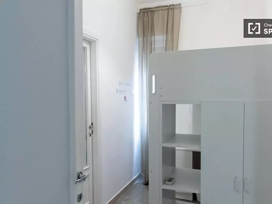 Immagine 2 di Camera condivisa in affitto  in Via Val d'Aosta a Roma