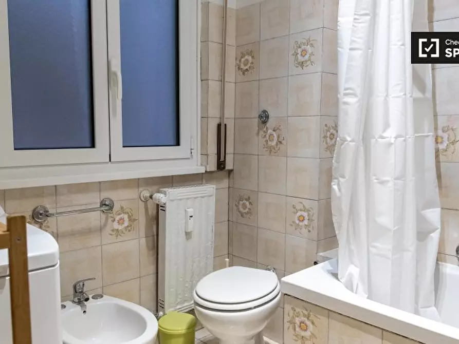 Immagine 16 di Camera condivisa in affitto  in Via Antonino Pio a Roma