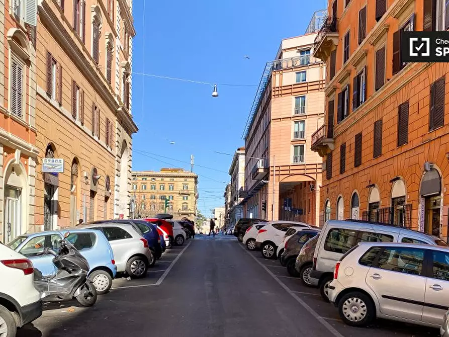 Immagine 16 di Camera condivisa in affitto  in Piazza Vittorio Emanuele II a Roma