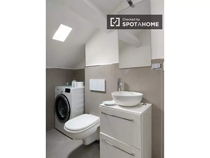 Immagine 7 di Ufficio in affitto  in Via Giovanni Battista Sammartini a Milano