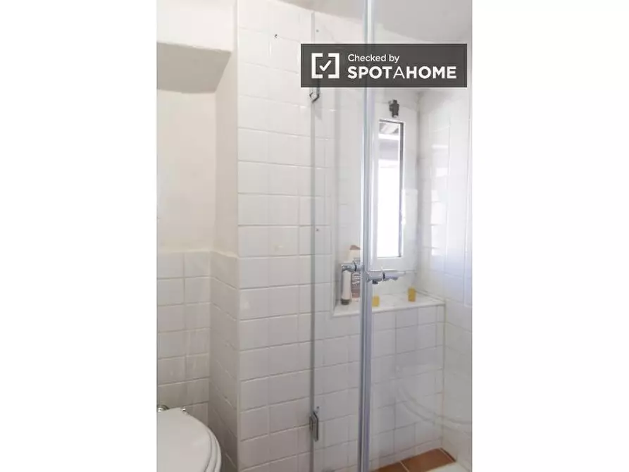 Immagine 6 di Appartamento in affitto  in Via di S. Calisto a Roma