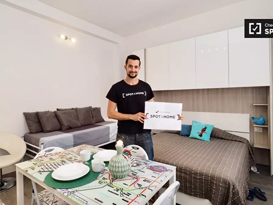 Immagine 4 di Ufficio in affitto  in Via Legnone a Milano