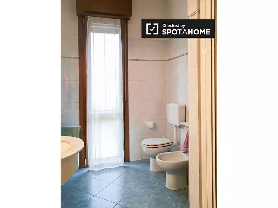 Immagine 11 di Camera condivisa in affitto  in Via Ugo Foscolo a Sesto San Giovanni