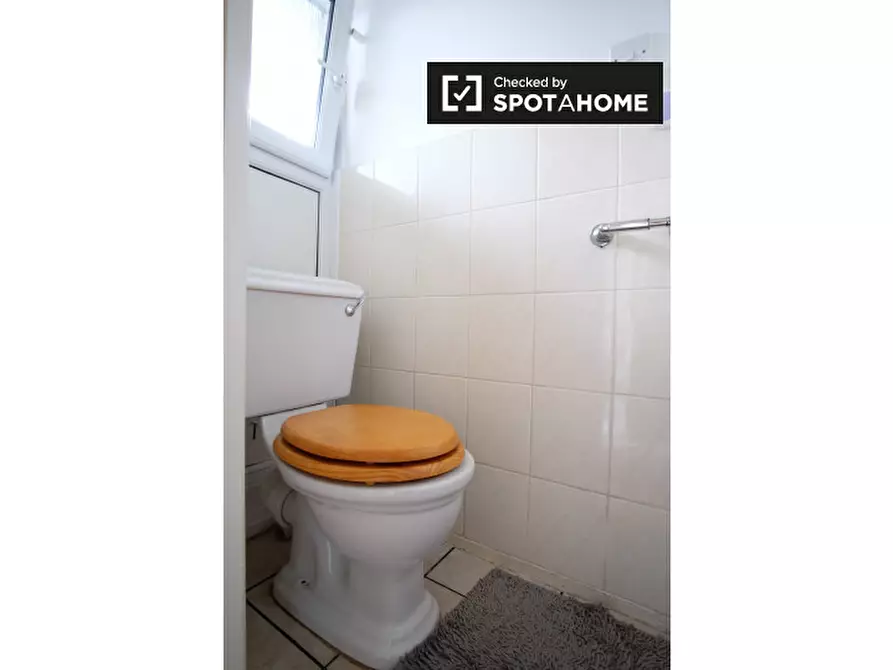 Immagine 8 di Camera condivisa in affitto  in Fontley Way a Wandsworth