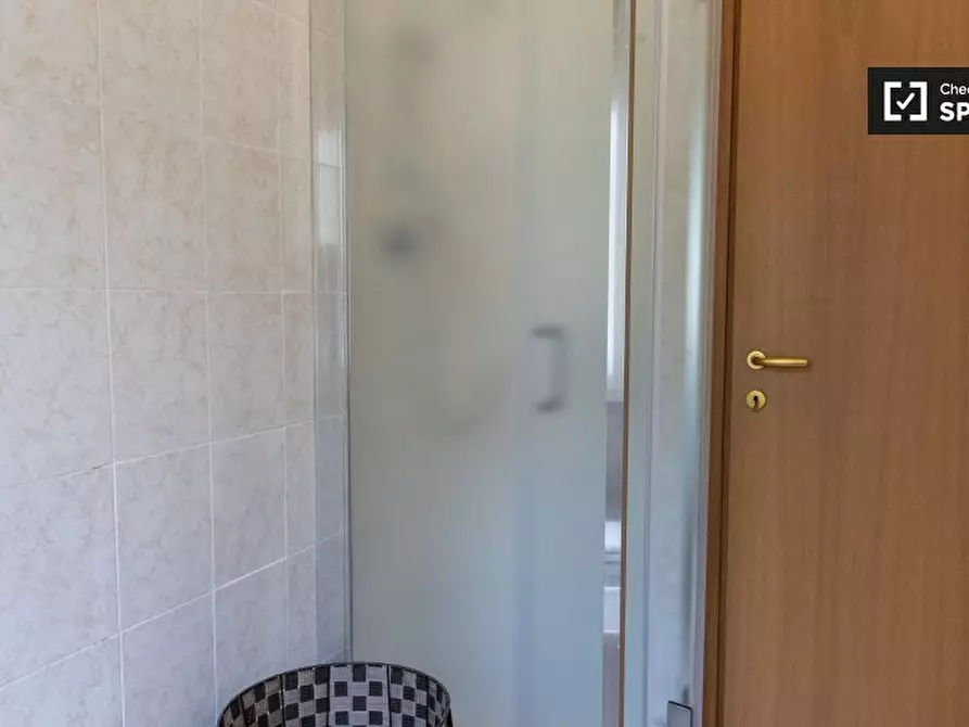 Immagine 8 di Camera condivisa in affitto  in Via Portuense a Roma