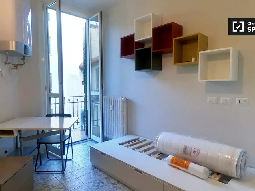 Immagine 1 di Camera condivisa in affitto  in Via Vincenzo Vela a Milano
