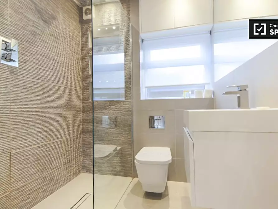 Immagine 16 di Appartamento in affitto  in a Queenstown Road a Lambeth