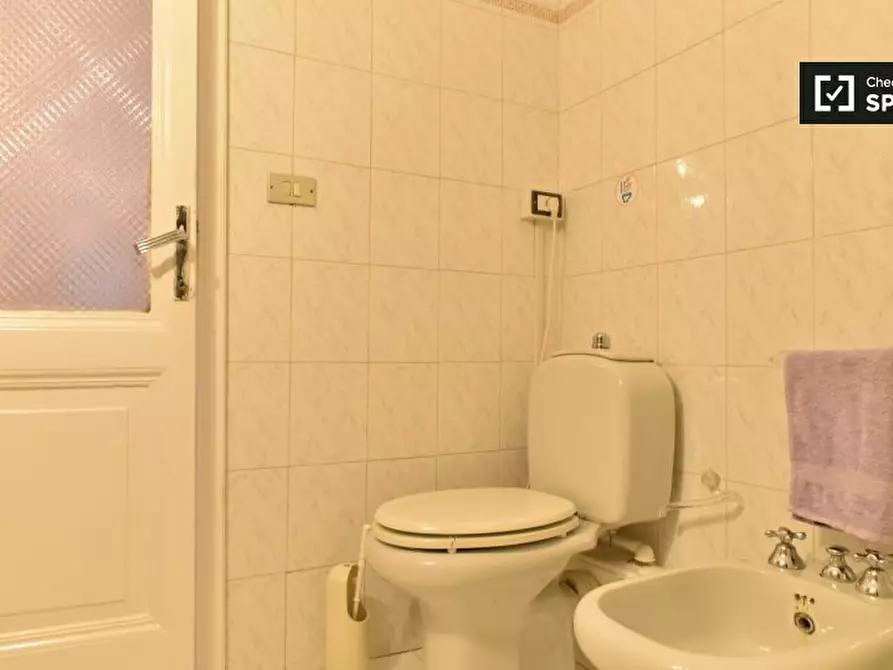 Immagine 11 di Camera condivisa in affitto  in Via Filippo Turati a Roma