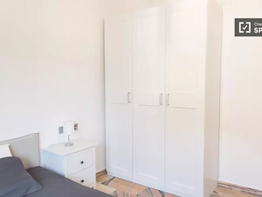 Immagine 15 di Camera condivisa in affitto  in Via del Casale Sansoni a Roma