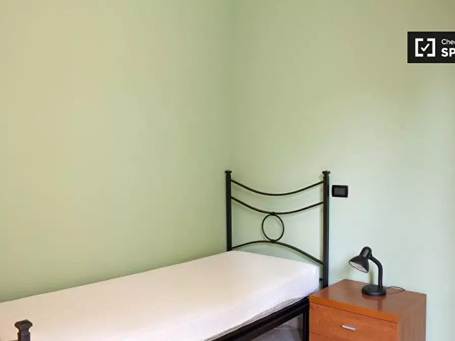 Immagine 2 di Camera condivisa in affitto  in Via del Casale Ferranti, 00173 Roma RM, Italy a Roma