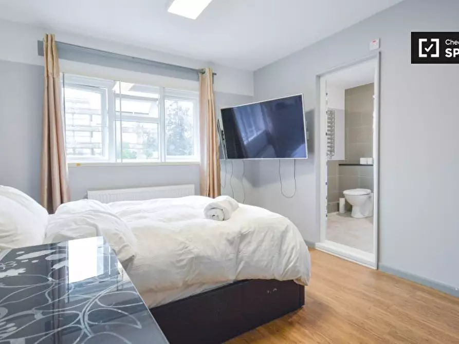 Immagine 3 di Camera condivisa in affitto  in Joshua Street, London E14 0RD a Poplar