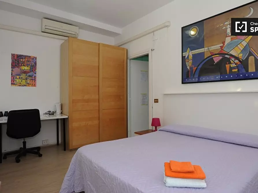 Immagine 14 di Camera condivisa in affitto  in Viale dell'Arte, 00144 Roma RM, Italy a Roma