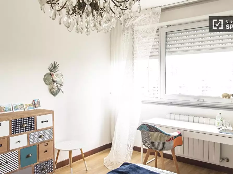 Immagine 2 di Camera condivisa in affitto  in Via Clemente Rebora a Roma