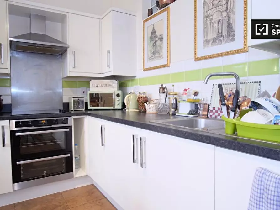 Immagine 8 di Camera condivisa in affitto  in flat, 55 Cooper Rd, London NW10 1BF, UK a Brent