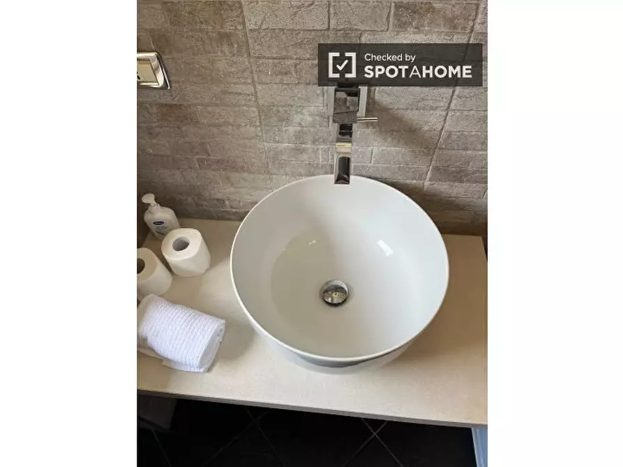 Immagine 6 di Camera condivisa in affitto  in Via Carmelo Onorato a Genova