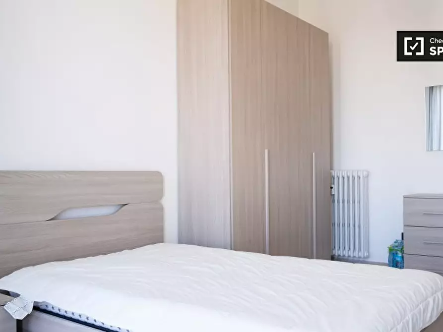 Immagine 2 di Camera condivisa in affitto  in Viale dei Salesiani a Roma