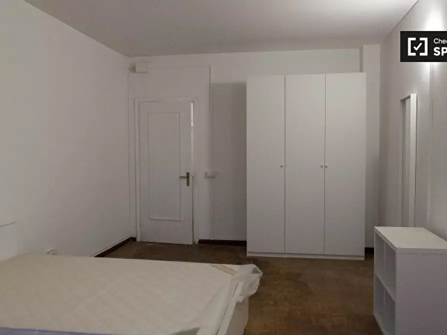 Immagine 3 di Camera condivisa in affitto  in Via Paola Falconieri a Roma