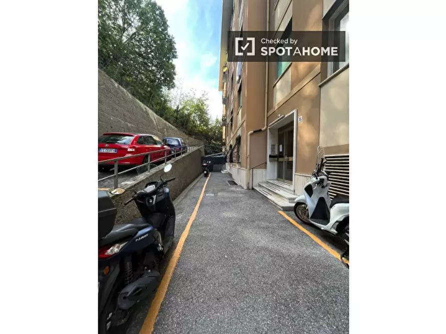 Immagine 8 di Camera condivisa in affitto  in Via Carmelo Onorato a Genova