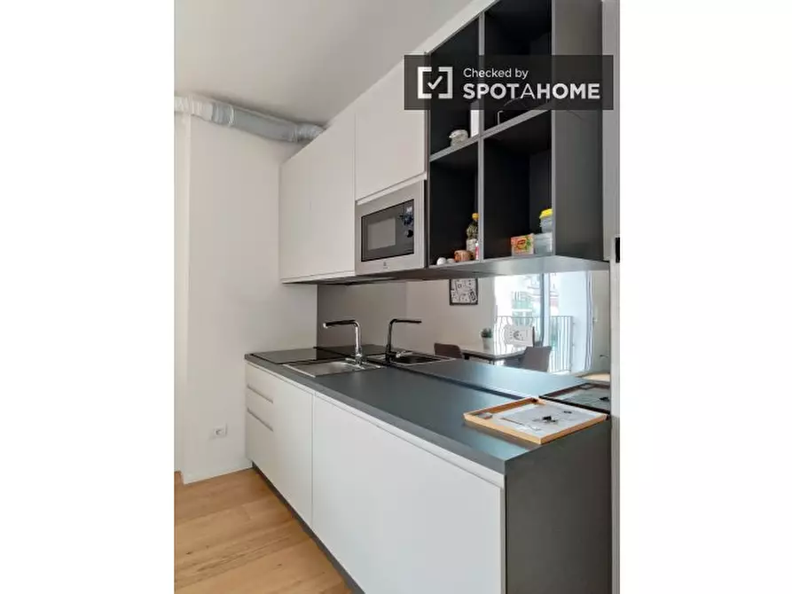 Immagine 5 di Appartamento in affitto  in Via Vincenzo Russo a Milano