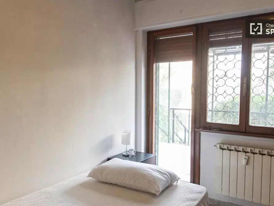Immagine 11 di Camera condivisa in affitto  in Via dei Radiotelegrafisti a Roma