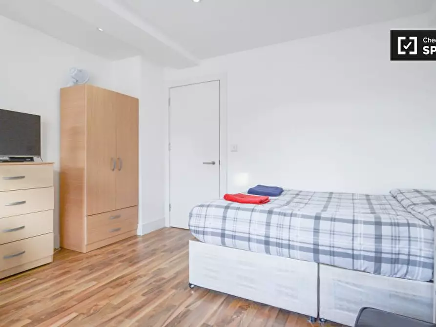 Immagine 3 di Ufficio in affitto  in St James's Rd a Camberwell
