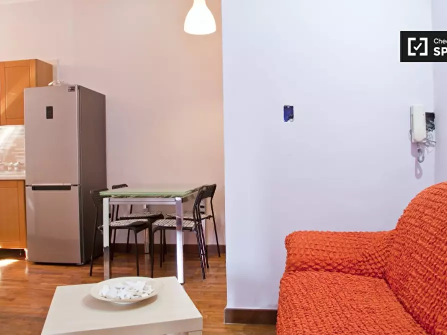 Immagine 10 di Camera condivisa in affitto  in Via Avegno a Roma