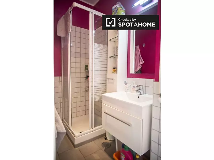 Immagine 14 di Camera condivisa in affitto  in Via Fabio Numerio a Roma