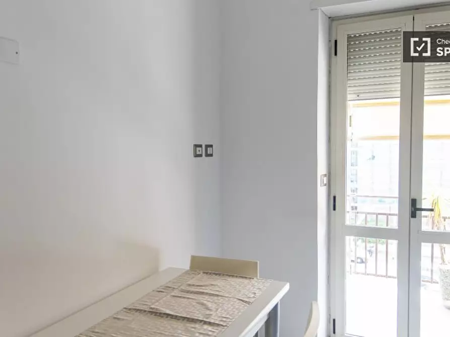 Immagine 12 di Camera condivisa in affitto  in Piazza Alfonso Neuschuler a Roma