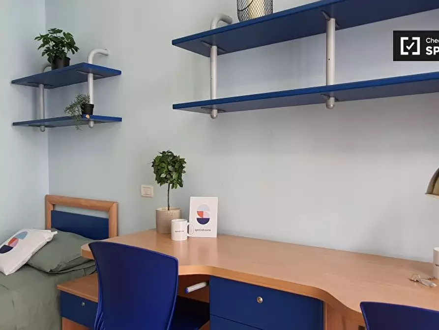 Immagine 3 di Camera condivisa in affitto  in Via Anton Giulio Barrili a Milano