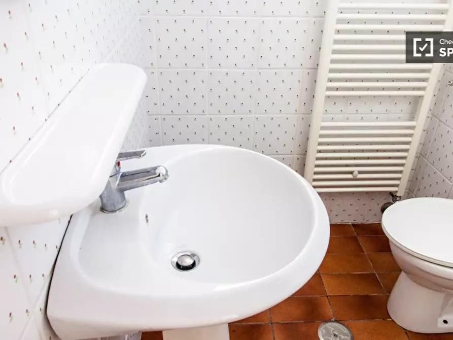 Immagine 6 di Camera condivisa in affitto  in Via del Fontanile Arenato a Roma